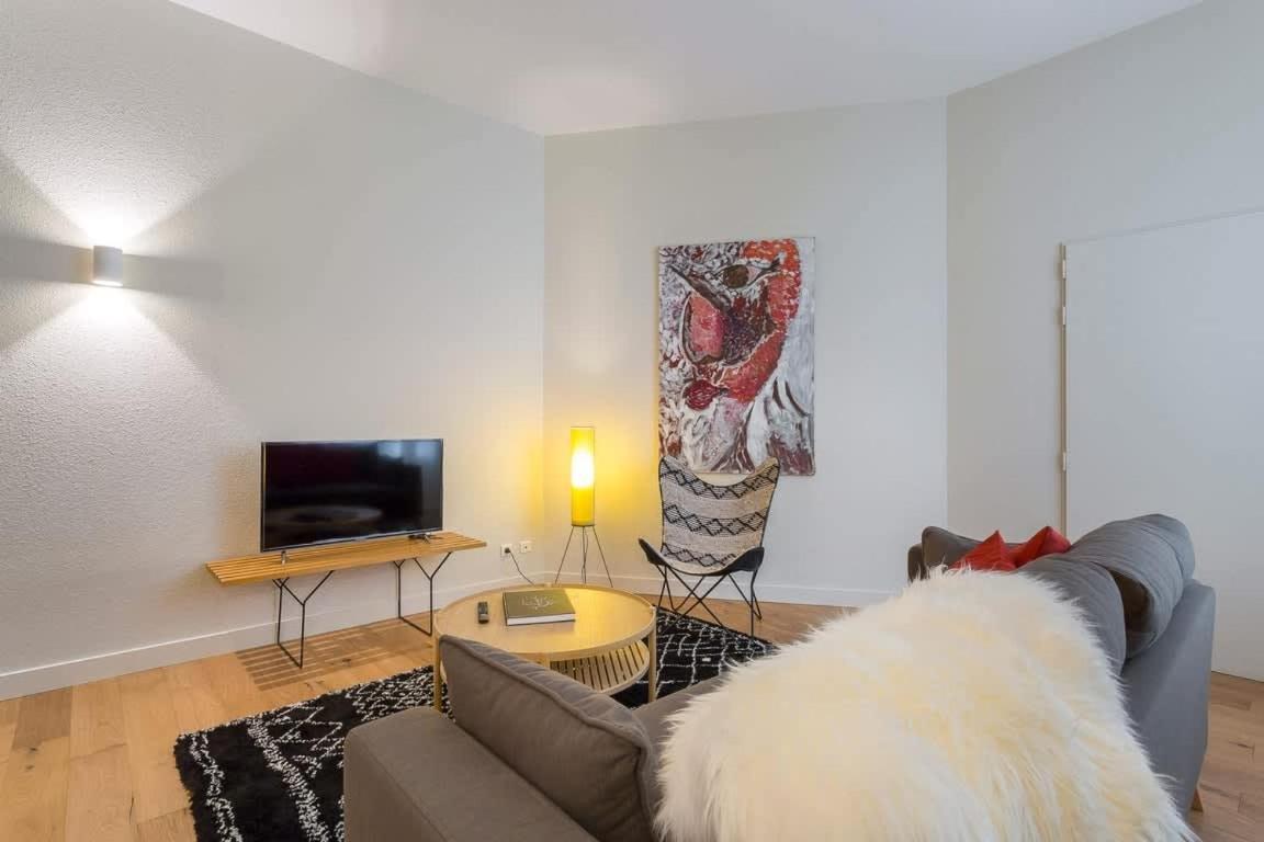 Arbre Sec - T2 - Meuble Tres Calme Apartment Lyon Bagian luar foto